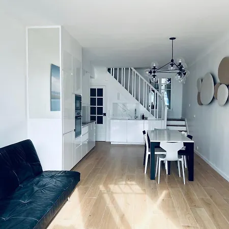 Renovated House With Sea View Casa vacanze